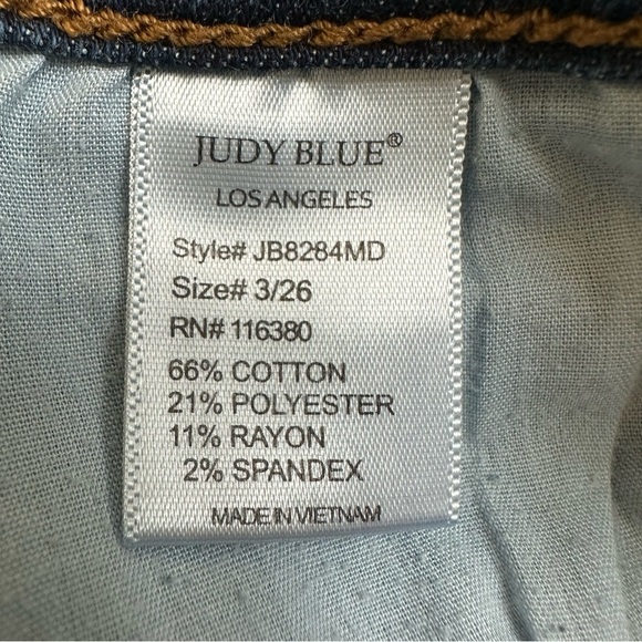 Judy Blue Boyfriend Fit Jeans Distressed Destroyed Medium
Wash 3, 26 JB8284MD - Picture 7 of 8